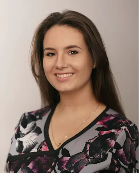 Dr. Aļina Alova